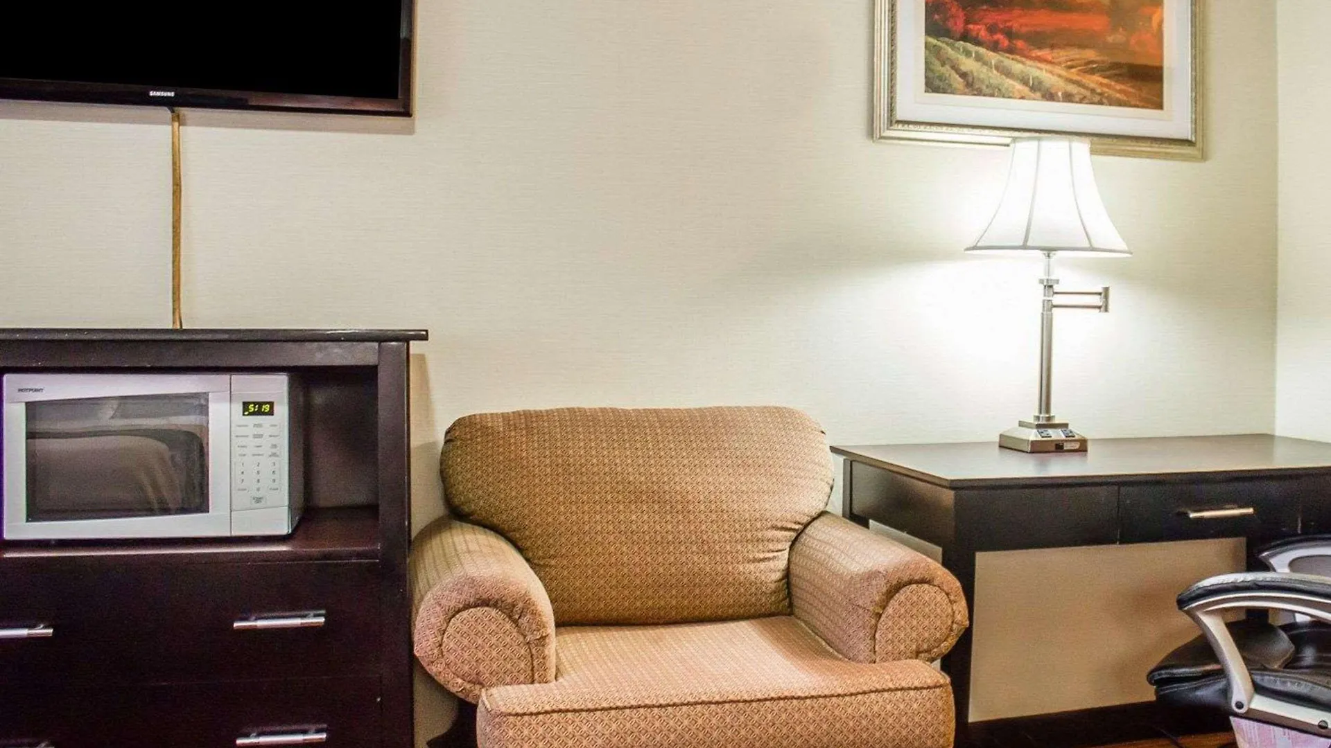 Rodeway Inn Macarthur Airport Ronkonkoma