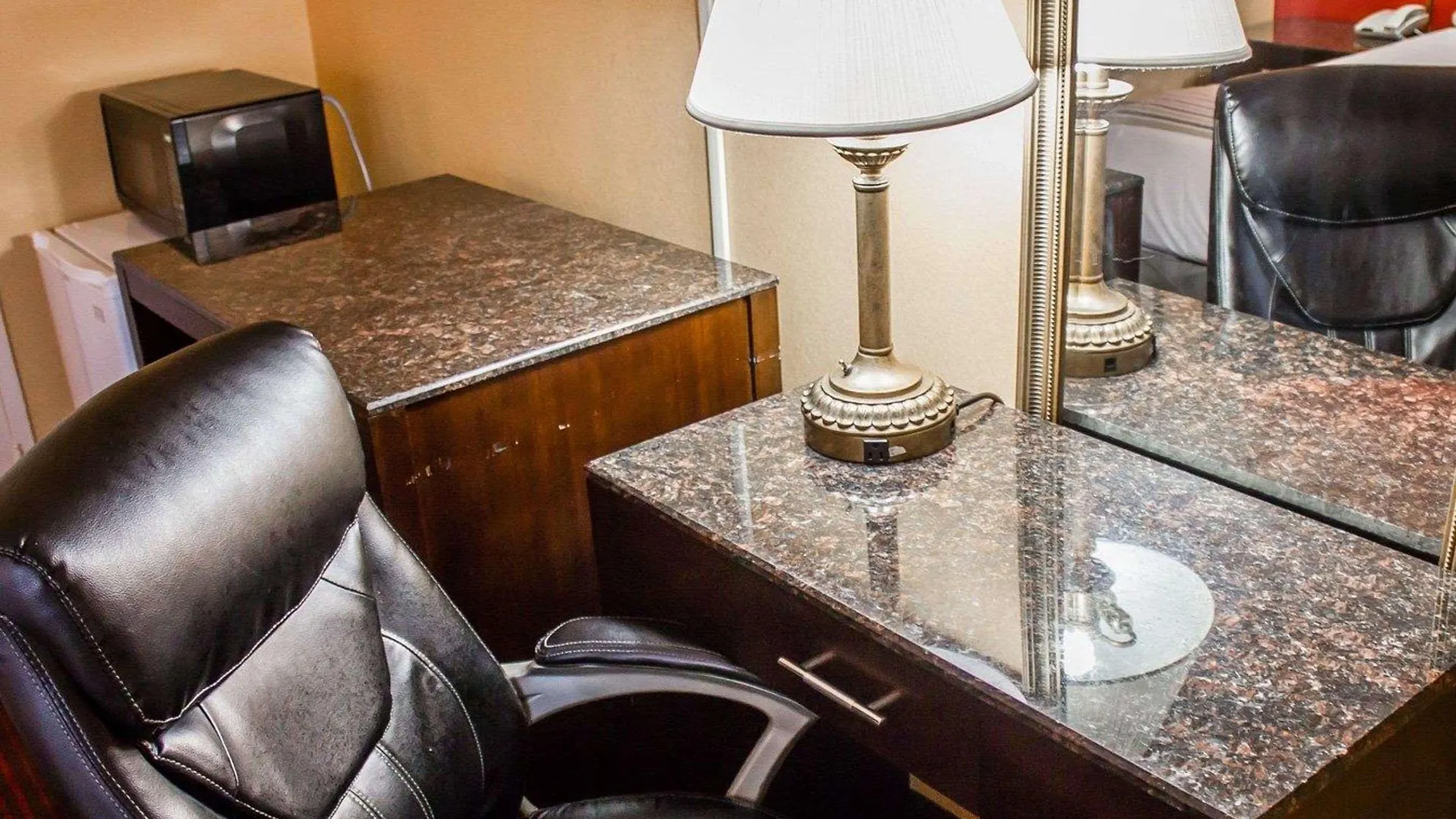 **  Rodeway Inn Macarthur Airport Ronkonkoma United States