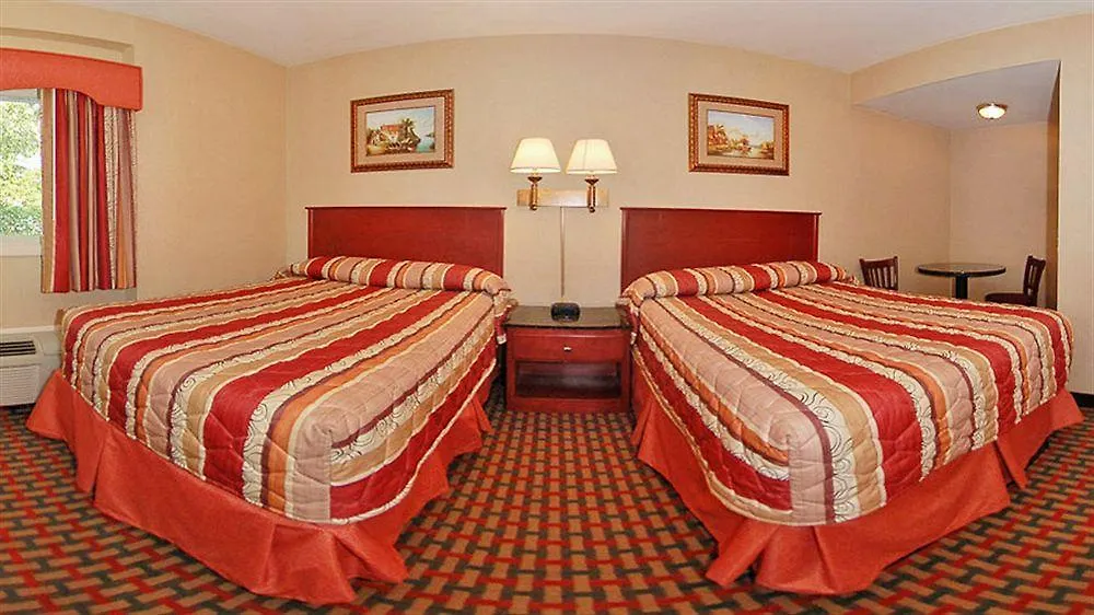Rodeway Inn Macarthur Airport Ronkonkoma 2*,