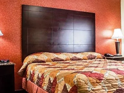 Rodeway Inn Macarthur Airport Ronkonkoma 2*,  United States