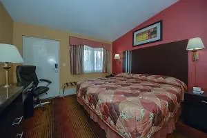Rodeway Inn Macarthur Airport Ronkonkoma 2*,